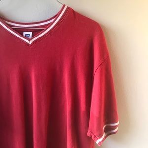Red GAP tee 🔥